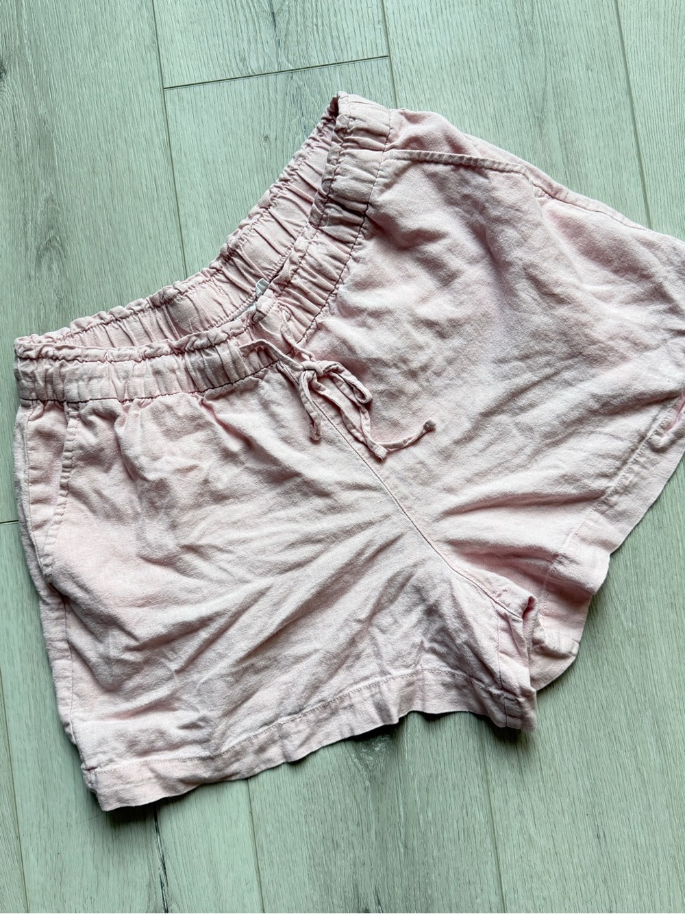 GAP women’s linen shorts